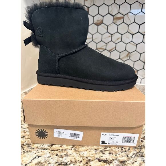 Ugg Bows NIB - Picture 2 of 5